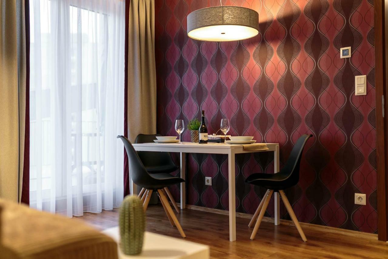 Doczy Private Apartment Debrecen Esterno foto