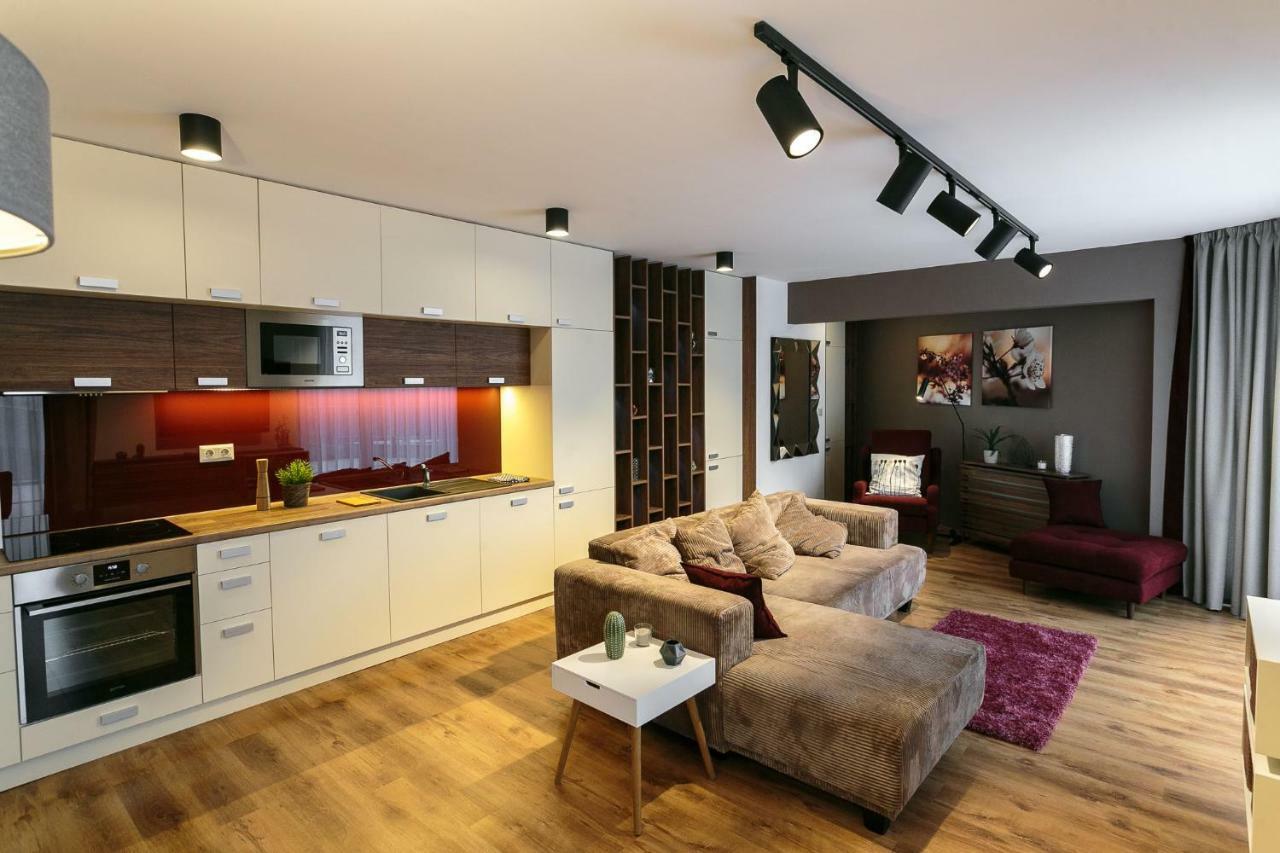 Doczy Private Apartment Debrecen Esterno foto